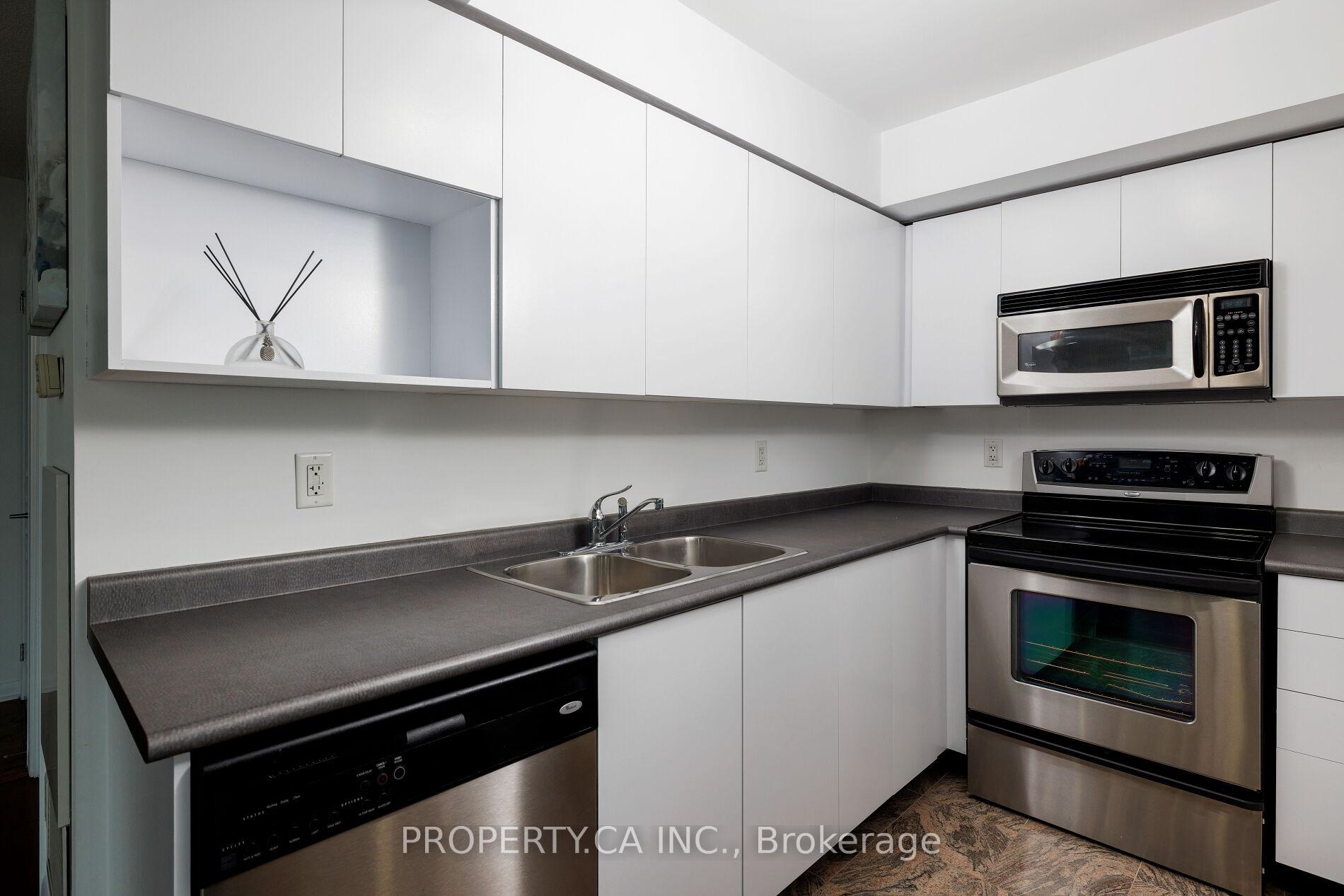 18 Yonge Street 2011