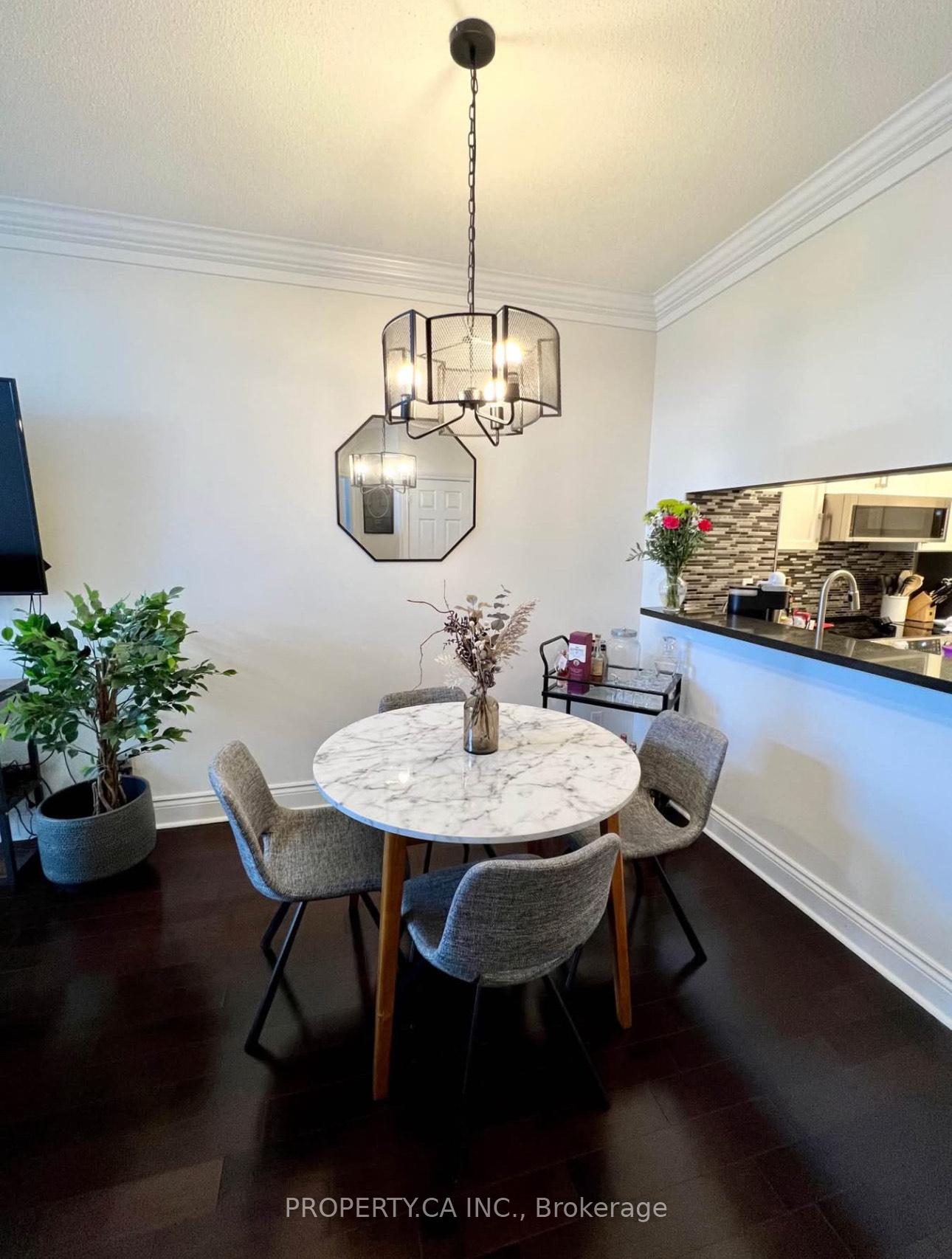 1700 Eglinton Avenue E 102