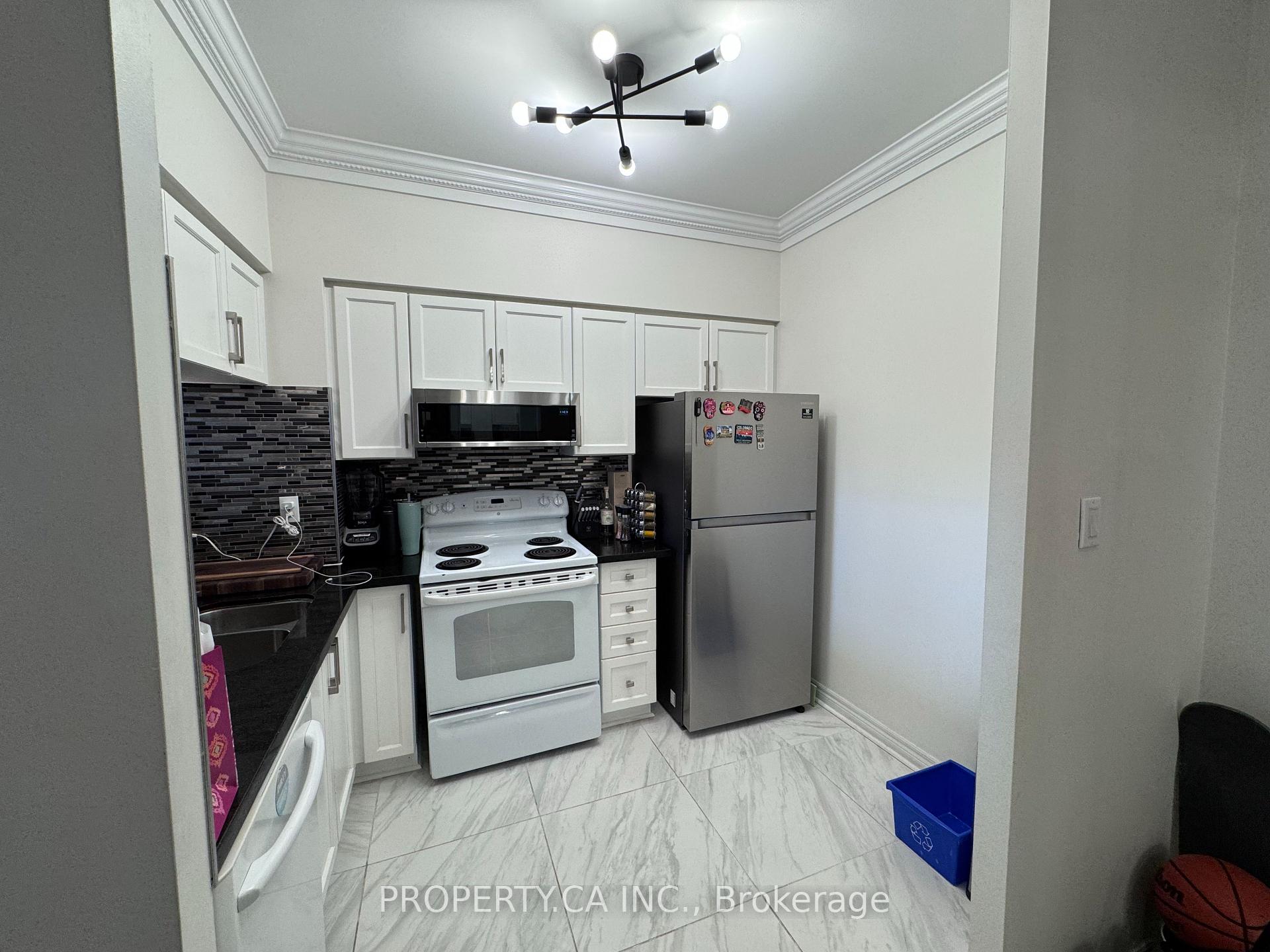 1700 Eglinton Avenue E 102