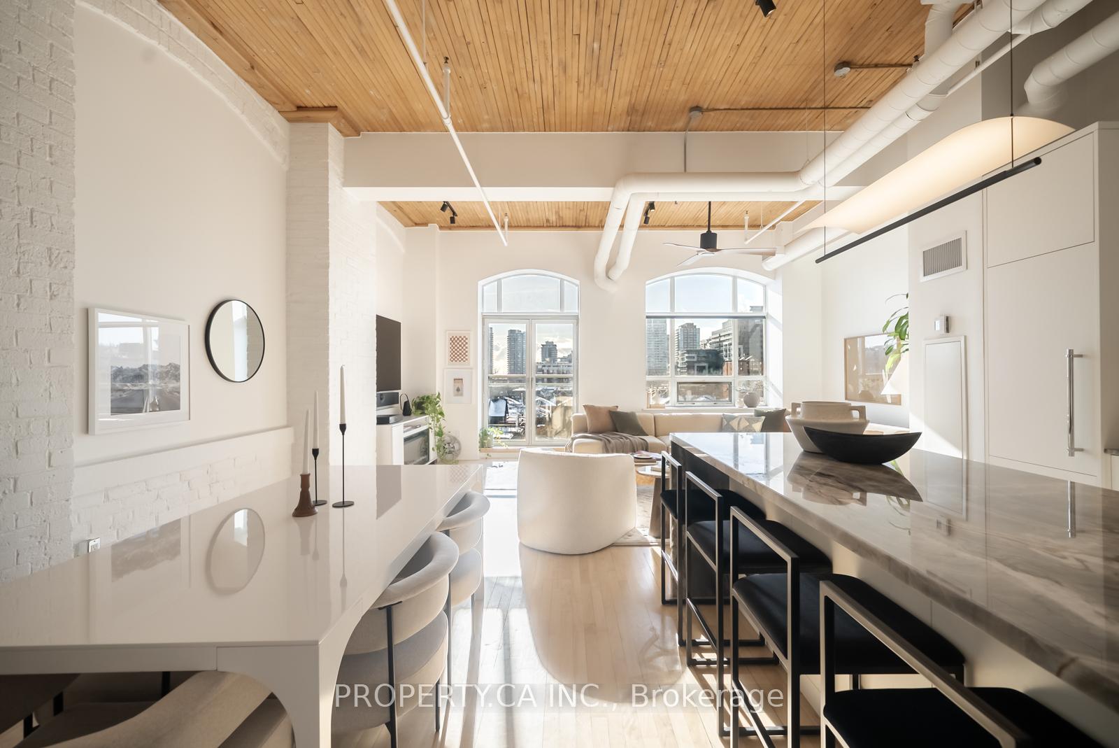 993 Queen Street W 409