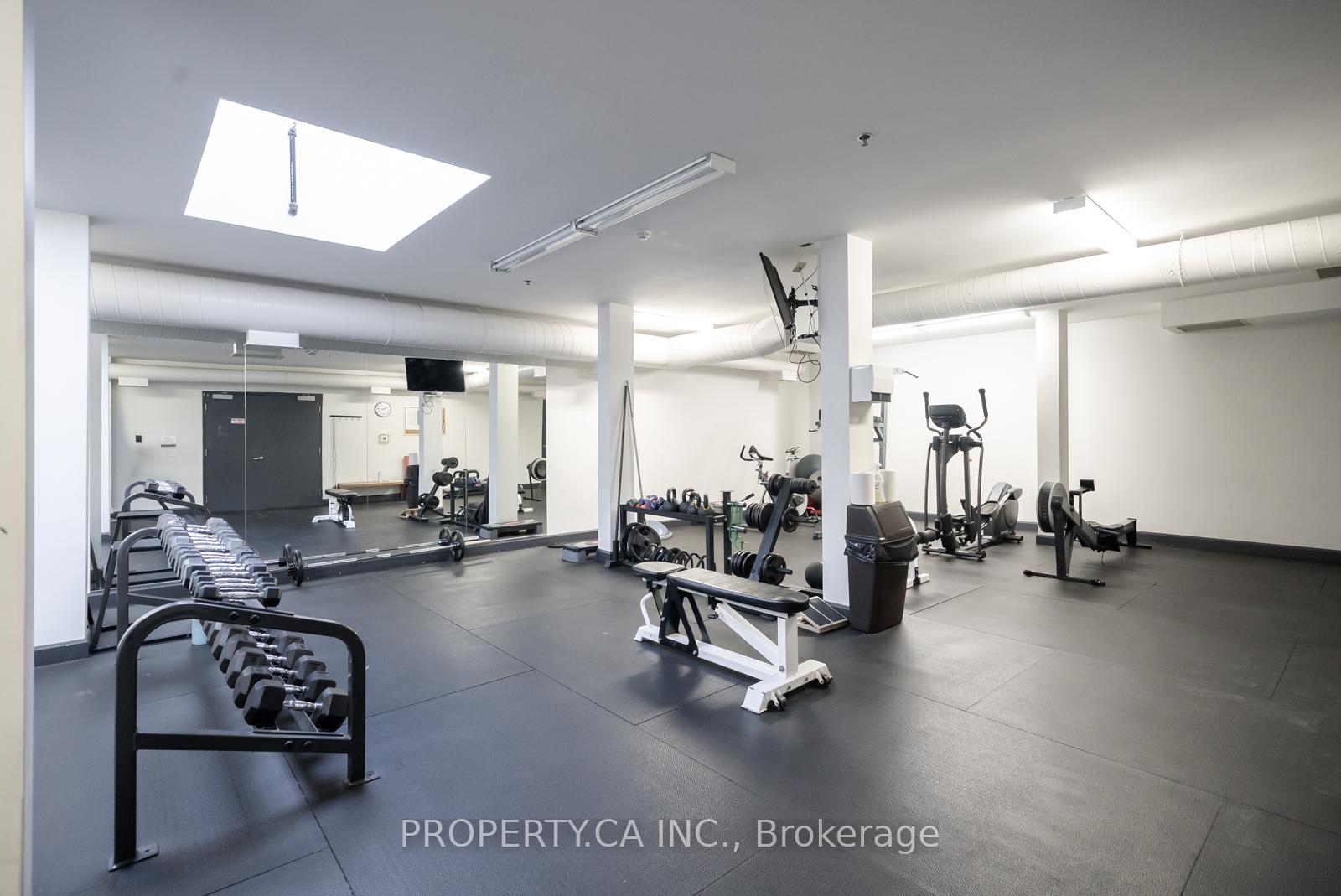 993 Queen Street W 409