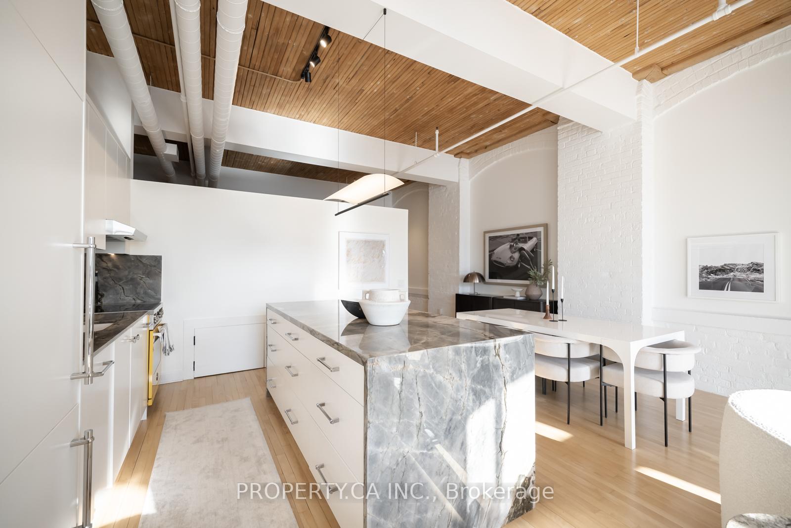 993 Queen Street W 409