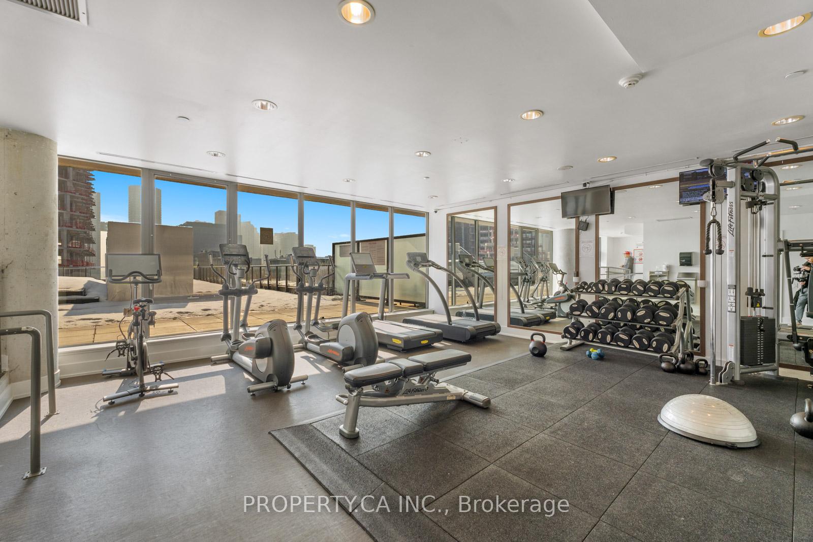 560 King Street W 623