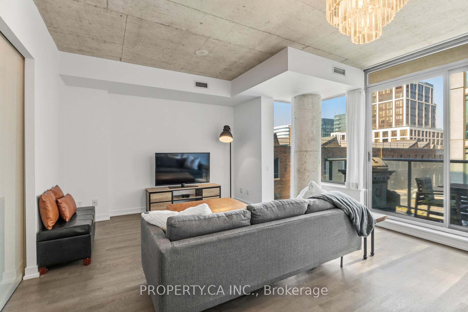 560 King Street W 623