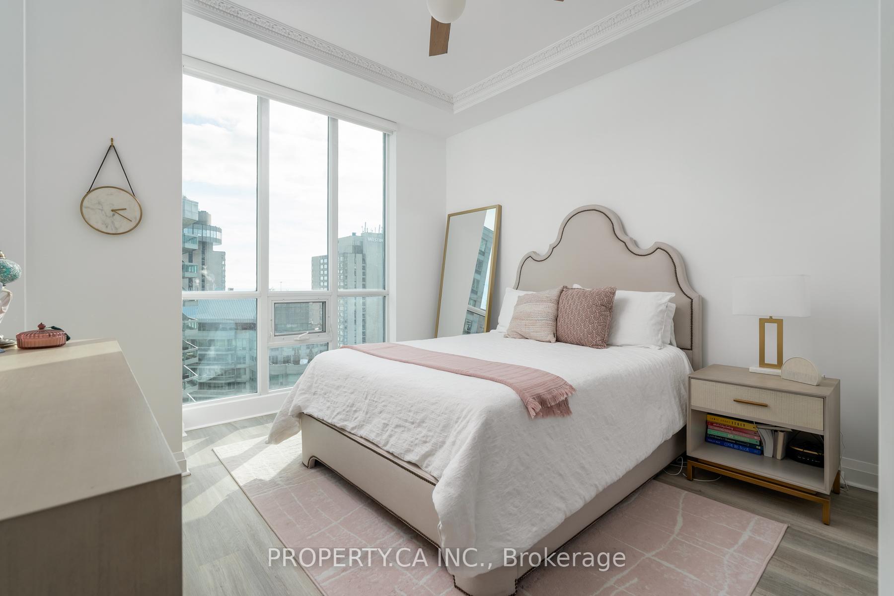 12 Yonge Street 2903