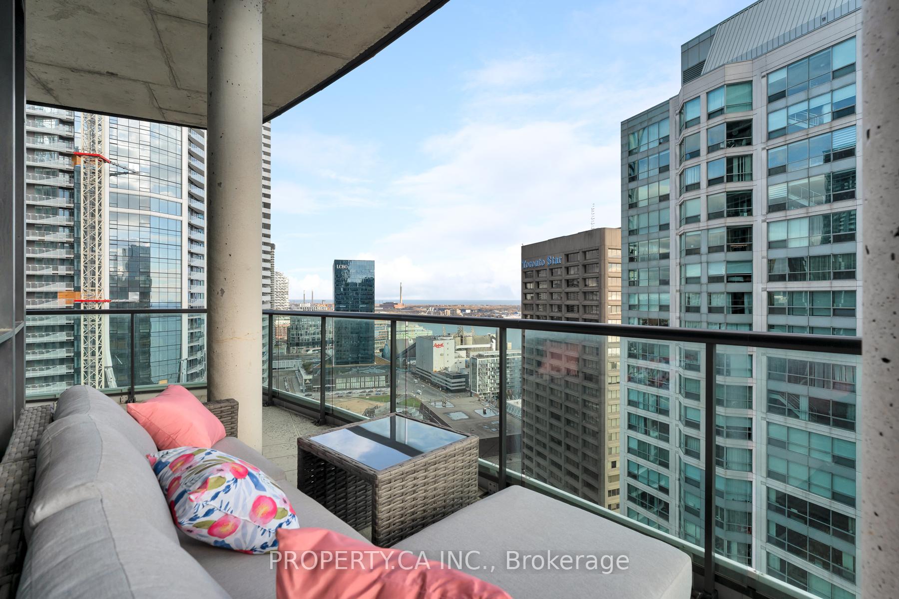 12 Yonge Street 2903
