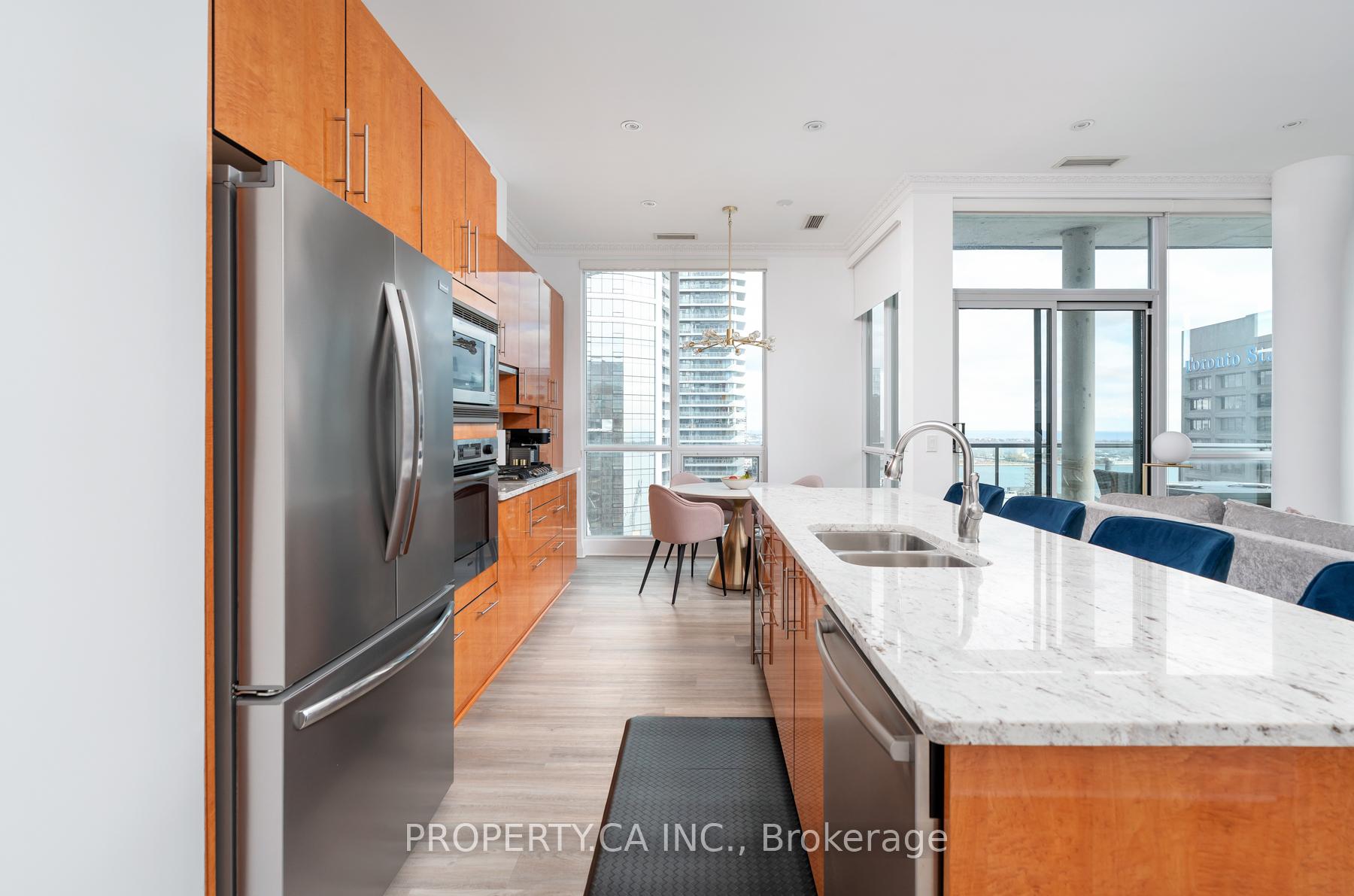 12 Yonge Street 2903