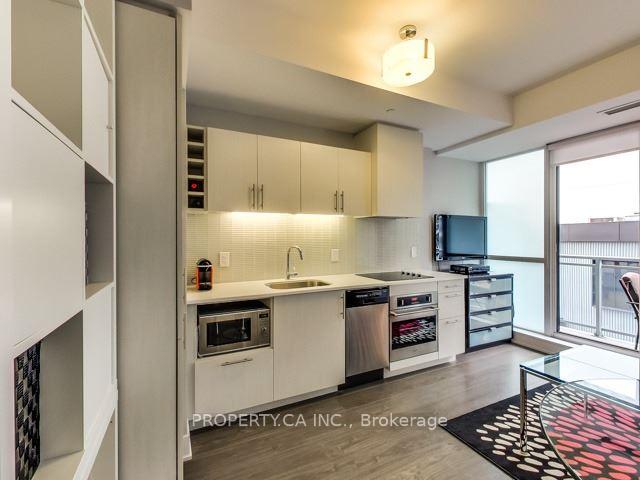 508 Wellington Street W 405