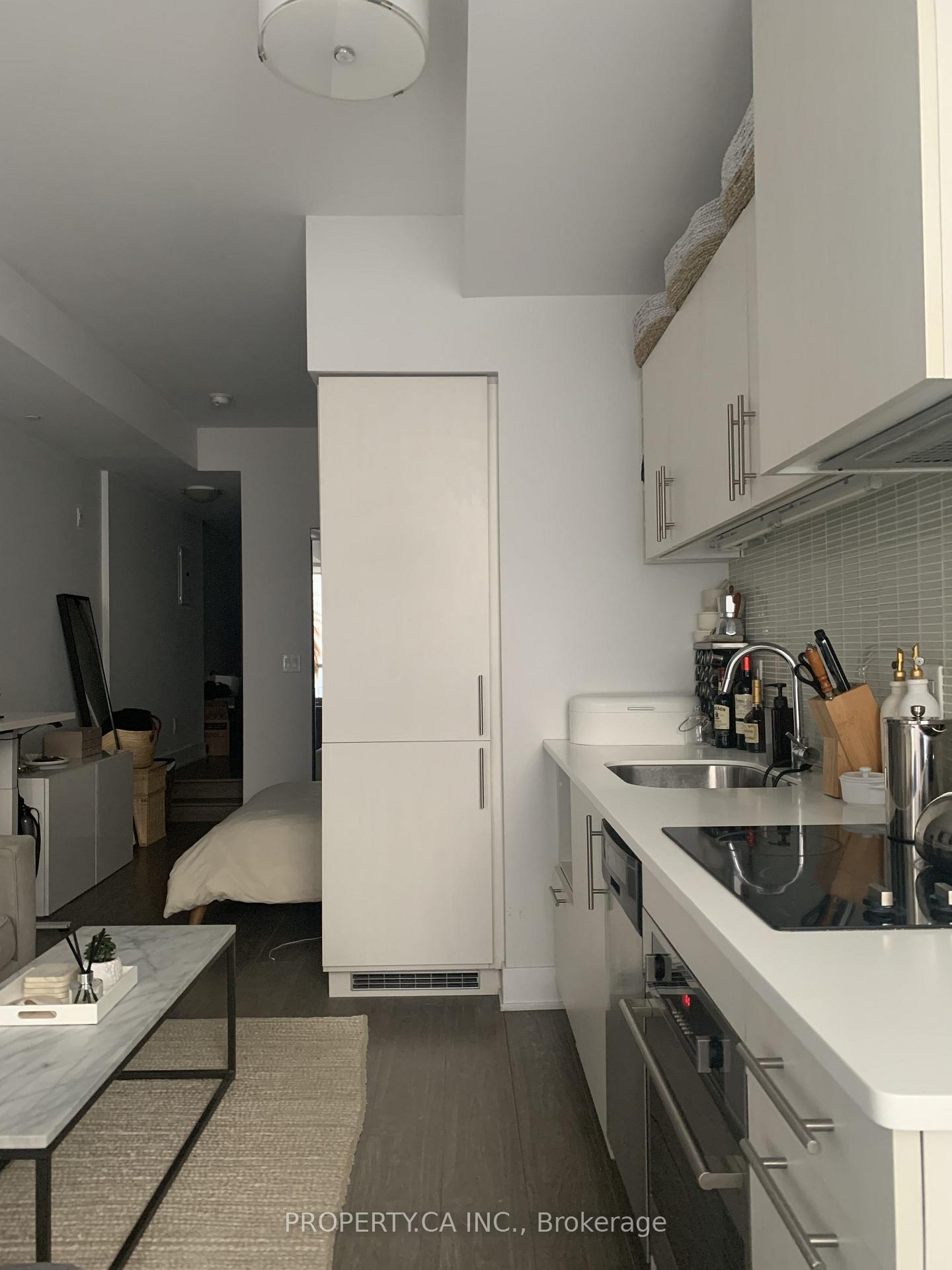 508 Wellington Street W 405