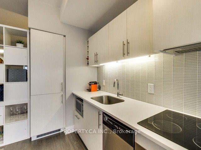 508 Wellington Street W 405