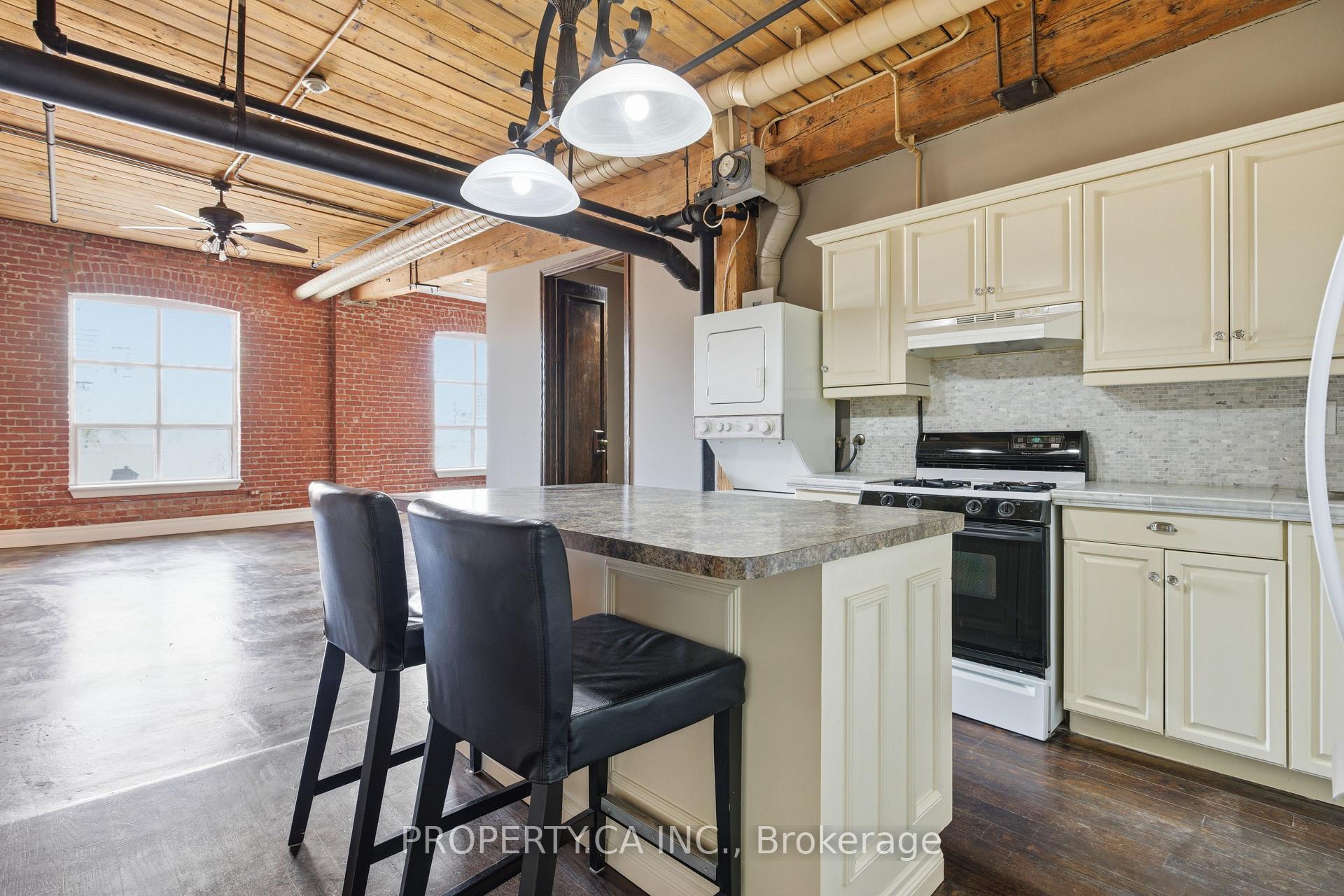 426 Queen Street E 405