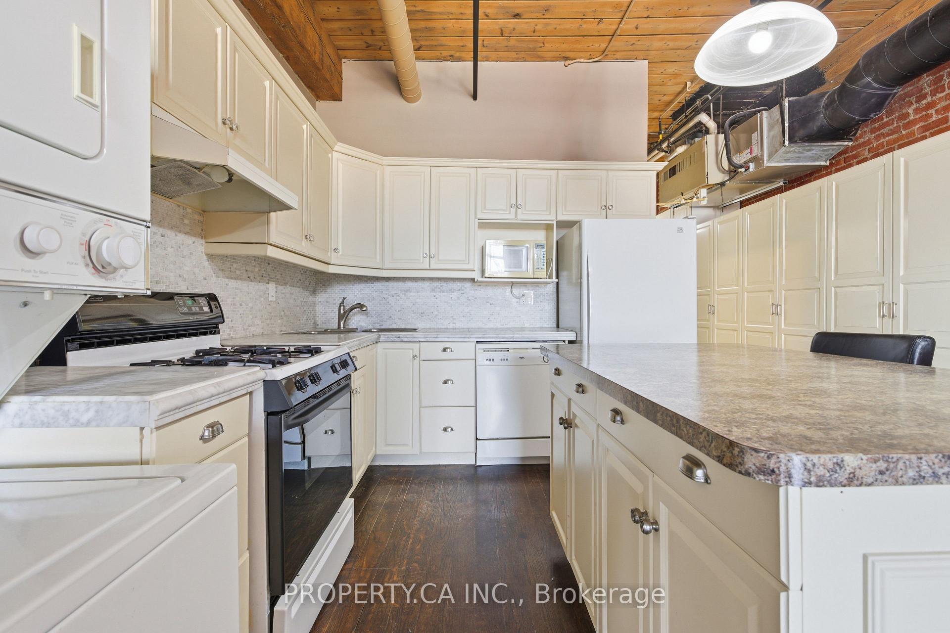 426 Queen Street E 405