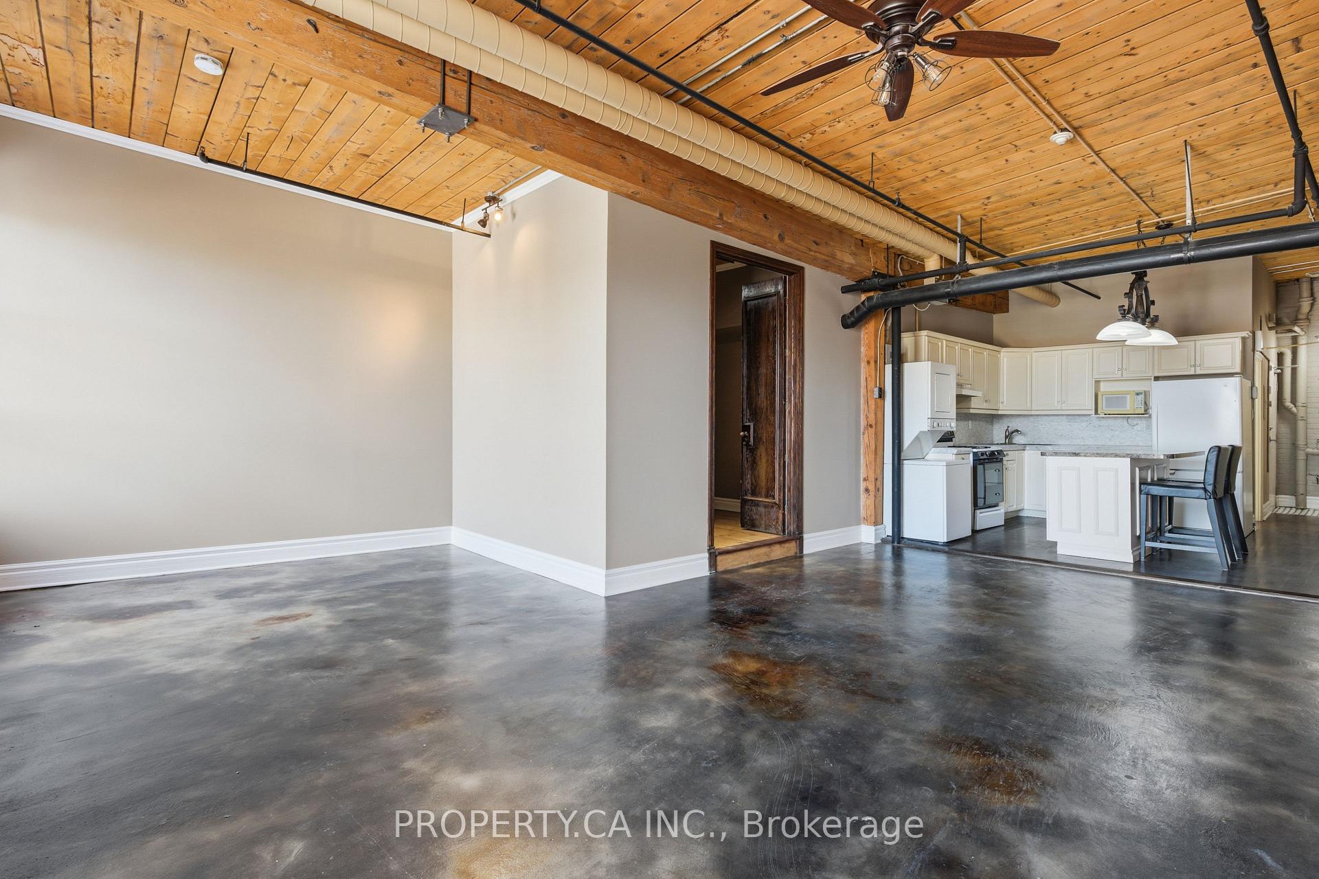 426 Queen Street E 405