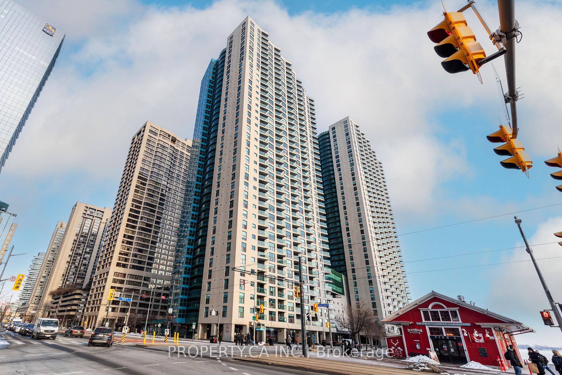 77 Harbour Square 2212