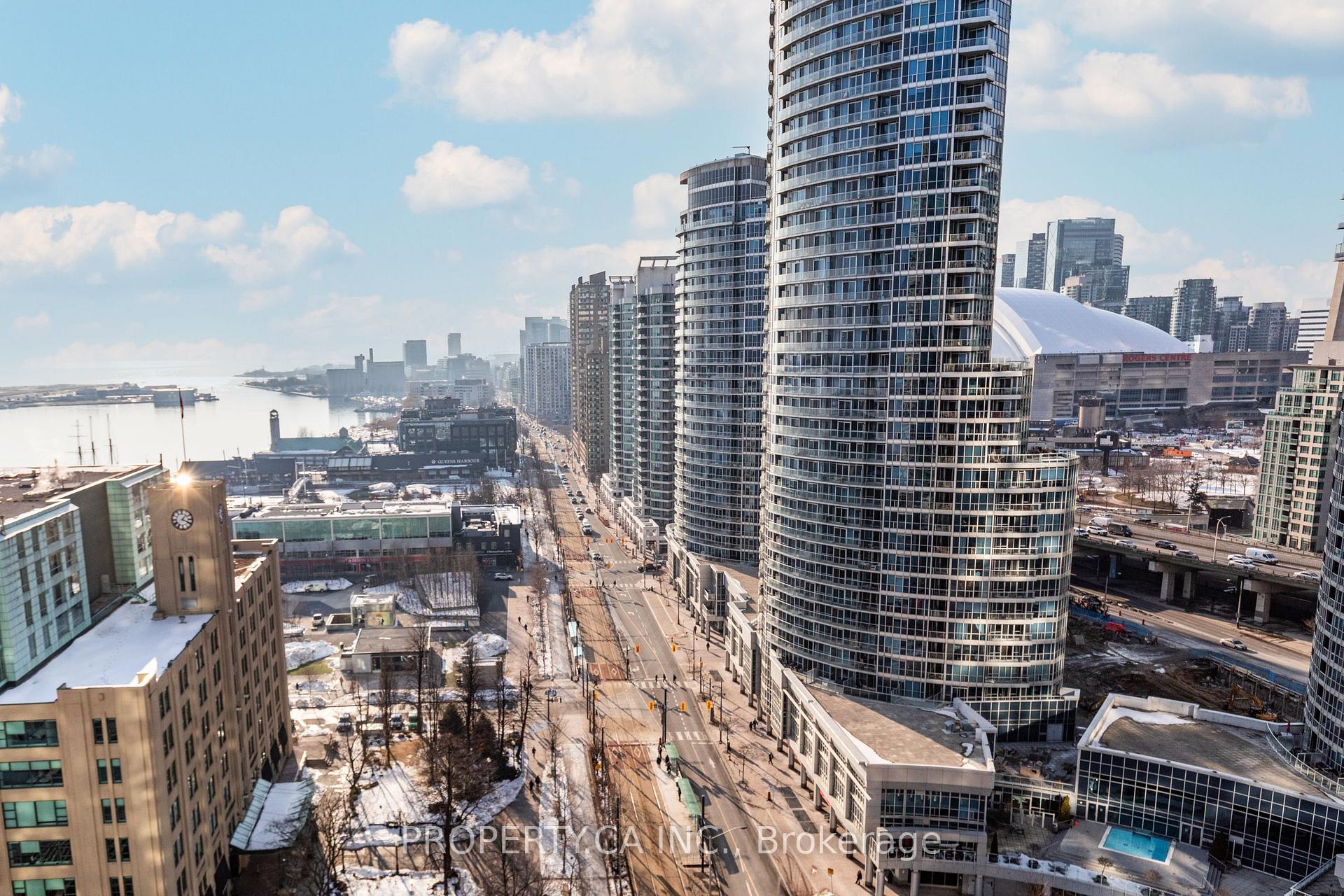 77 Harbour Square 2212