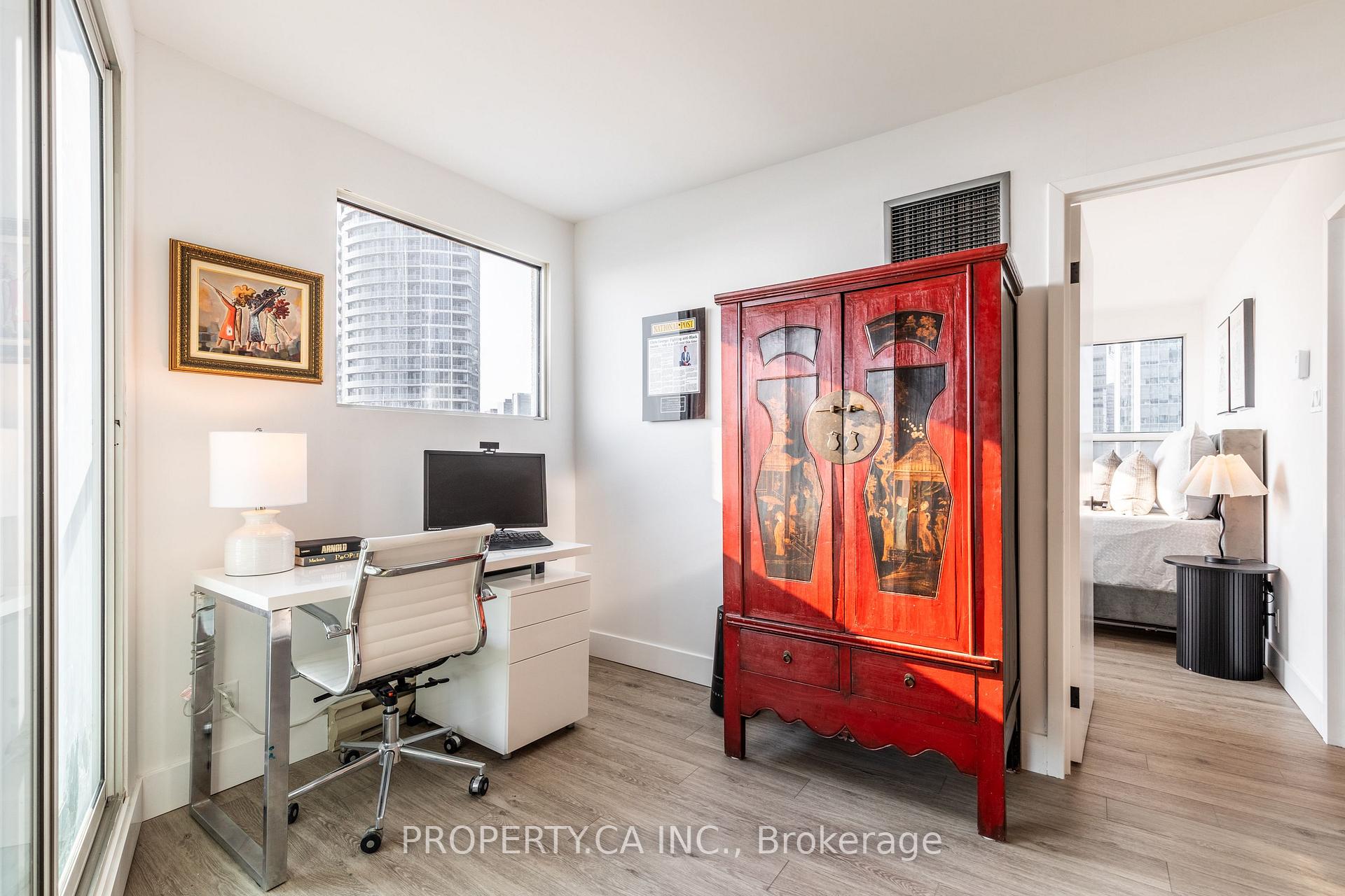 77 Harbour Square 2212