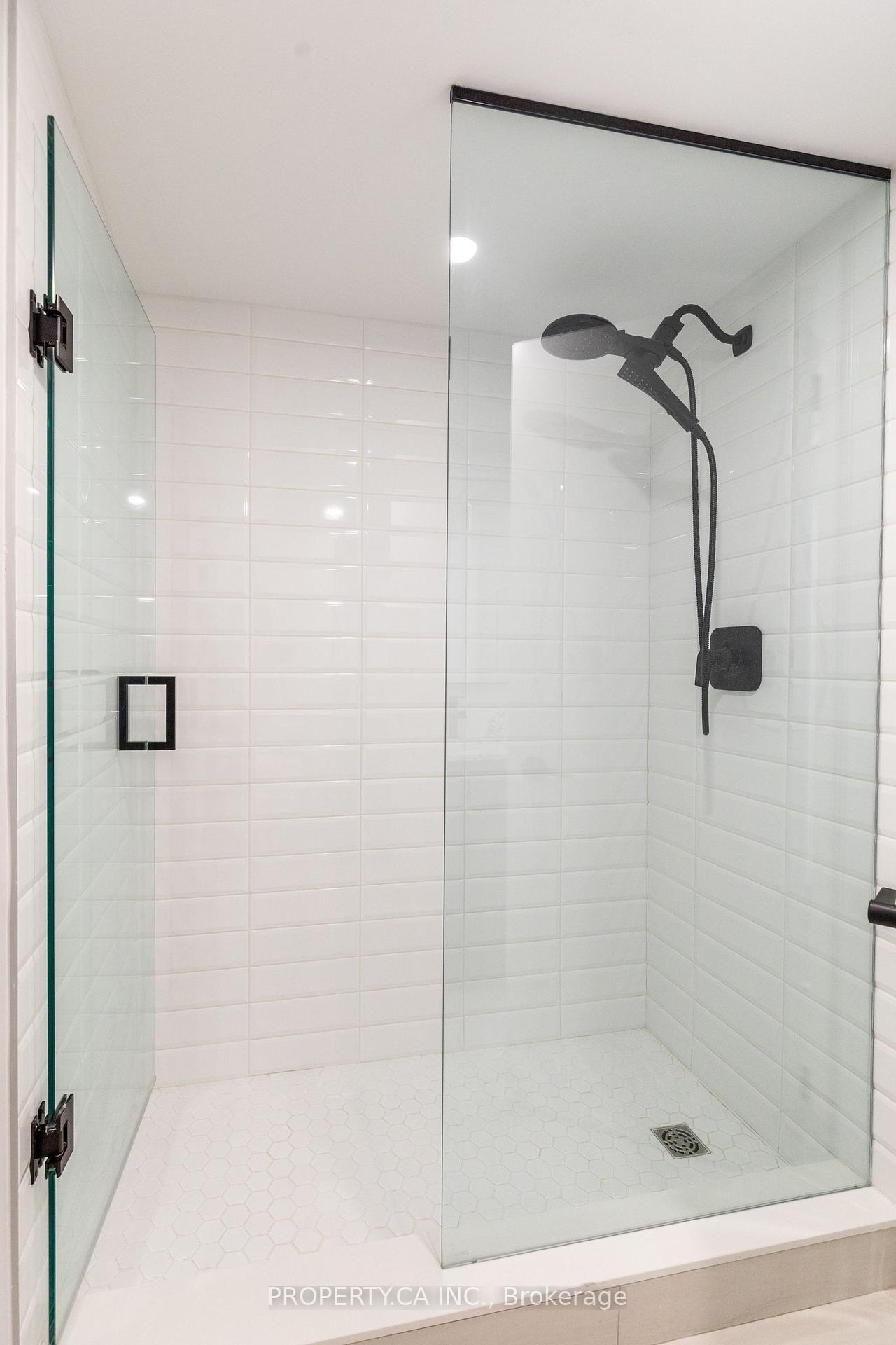 77 Harbour Square 2212