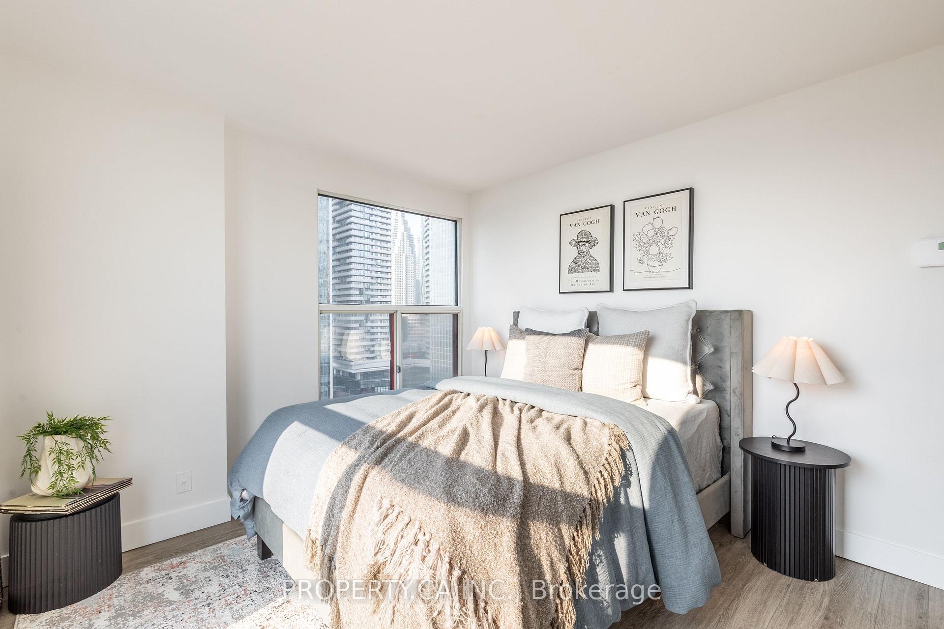 77 Harbour Square 2212