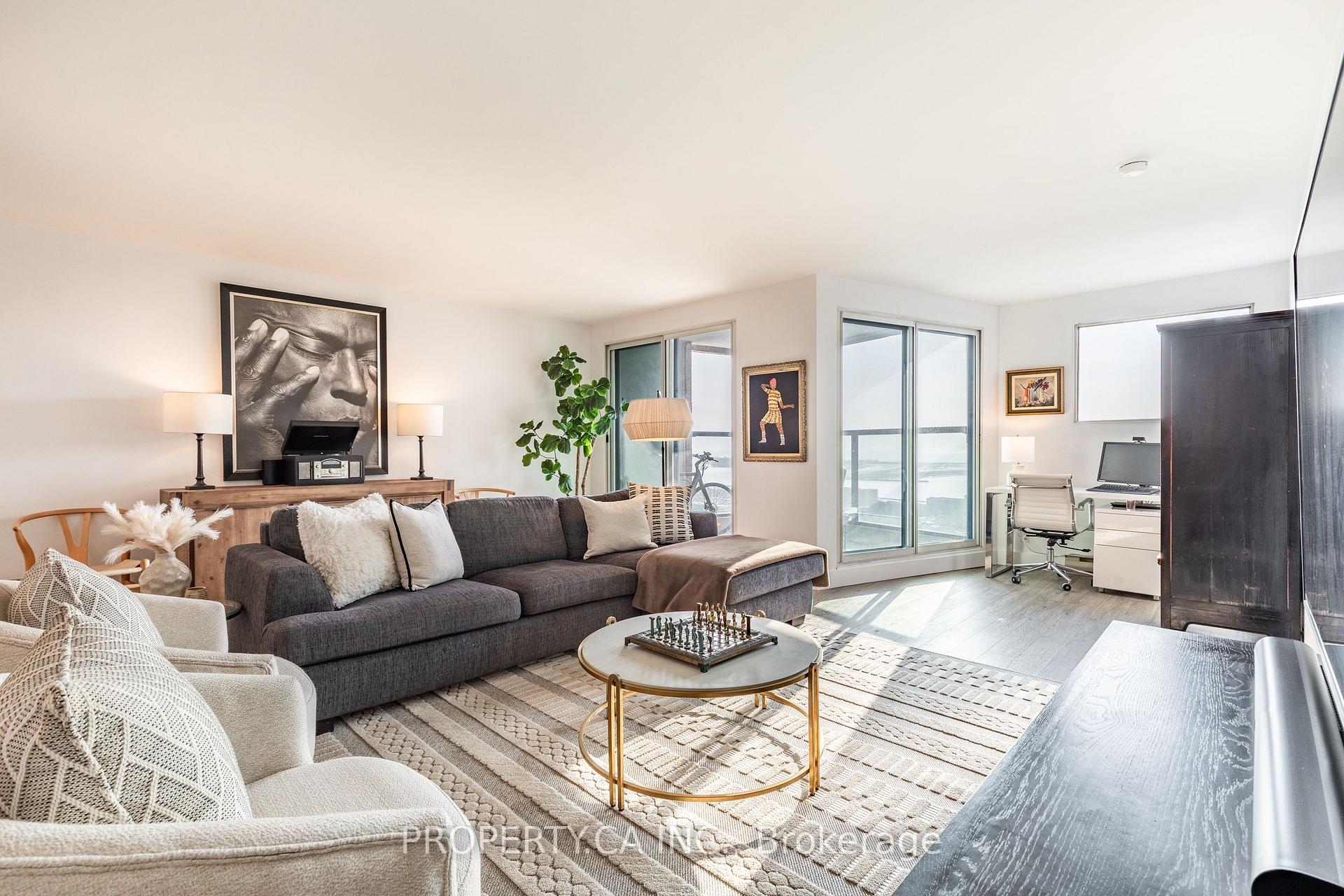 77 Harbour Square 2212