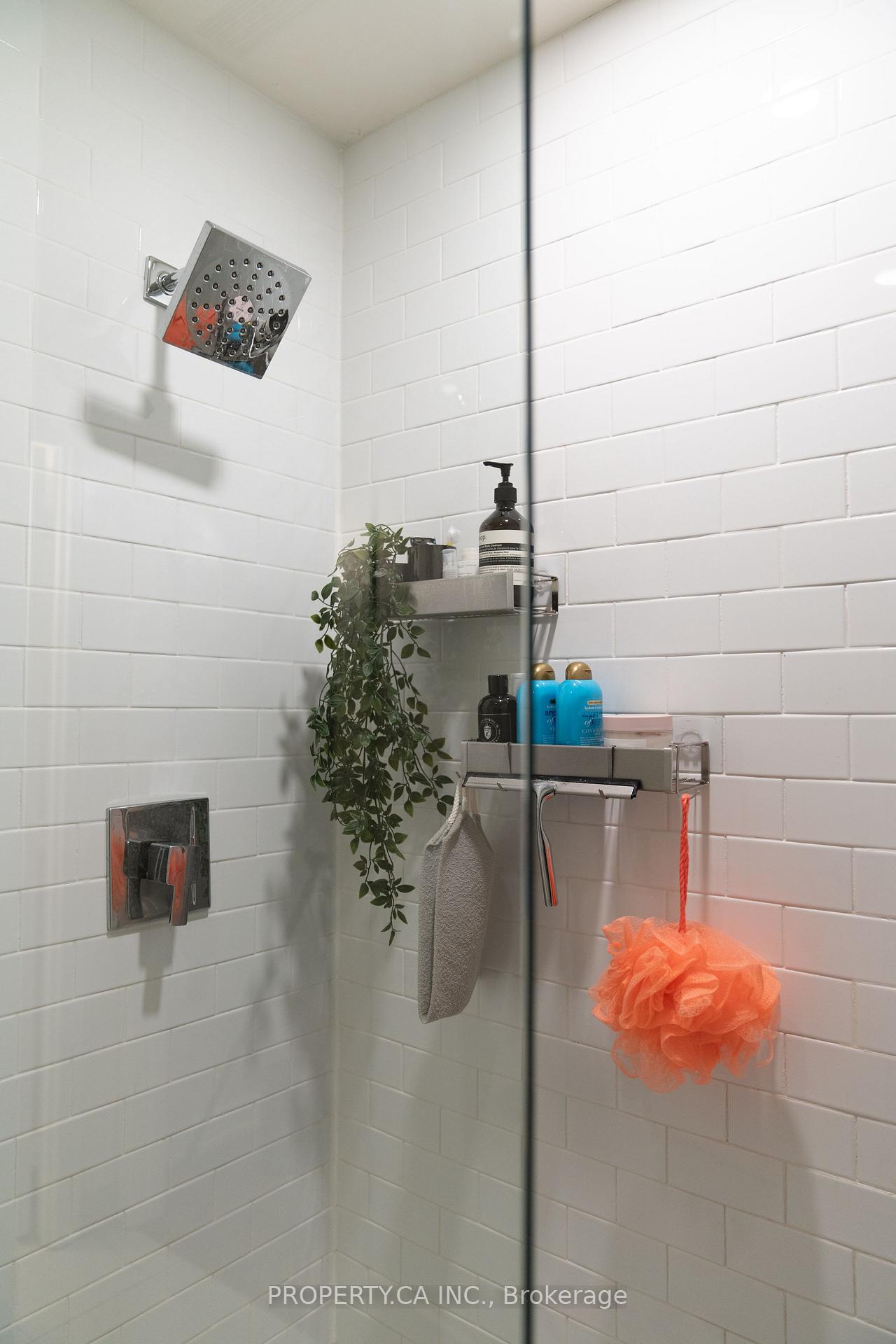 330 Richmond Street W 618