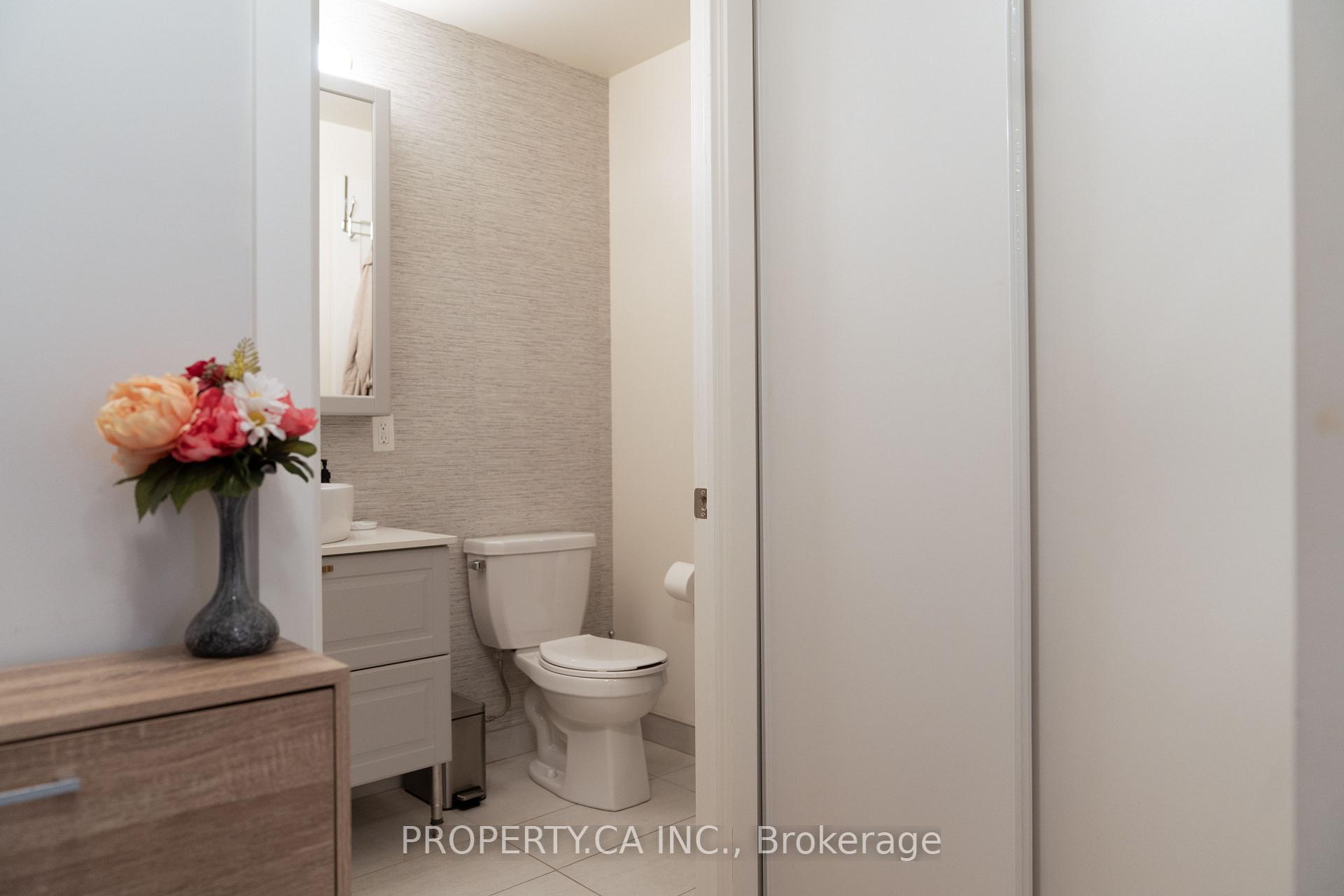 330 Richmond Street W 618