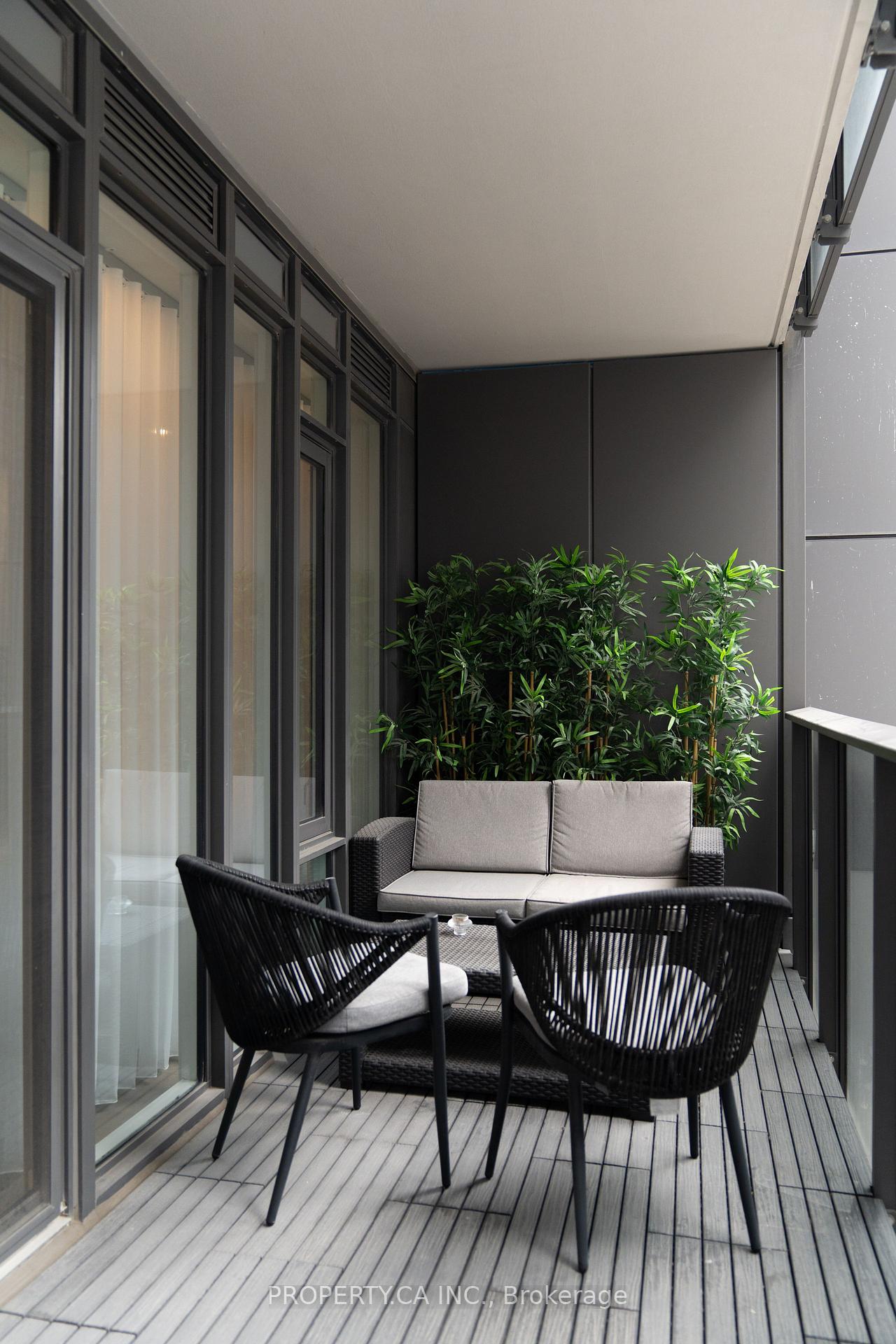 330 Richmond Street W 618