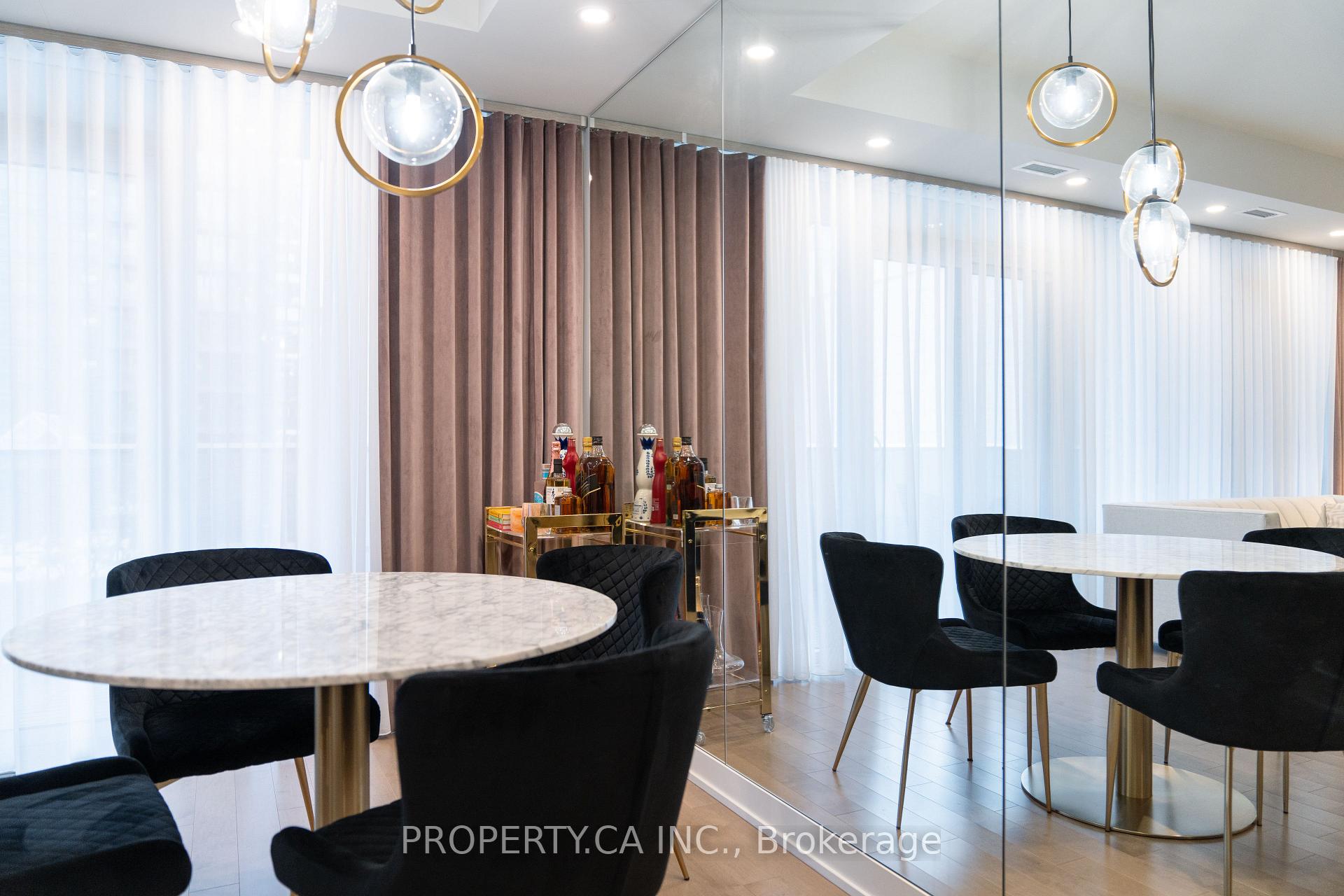 330 Richmond Street W 618