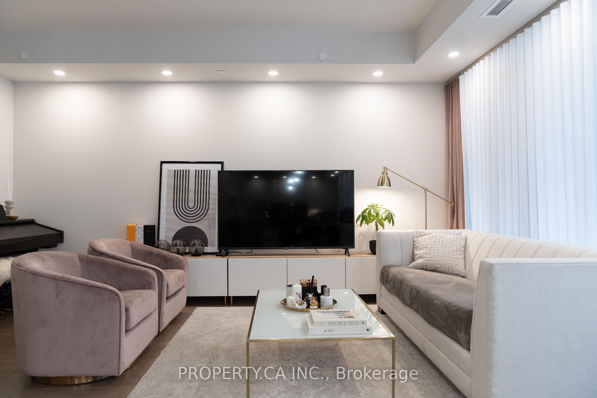 330 Richmond Street W 618