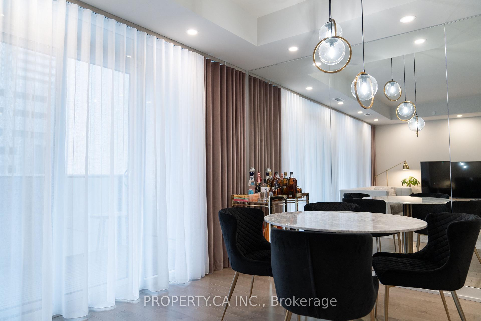 330 Richmond Street W 618