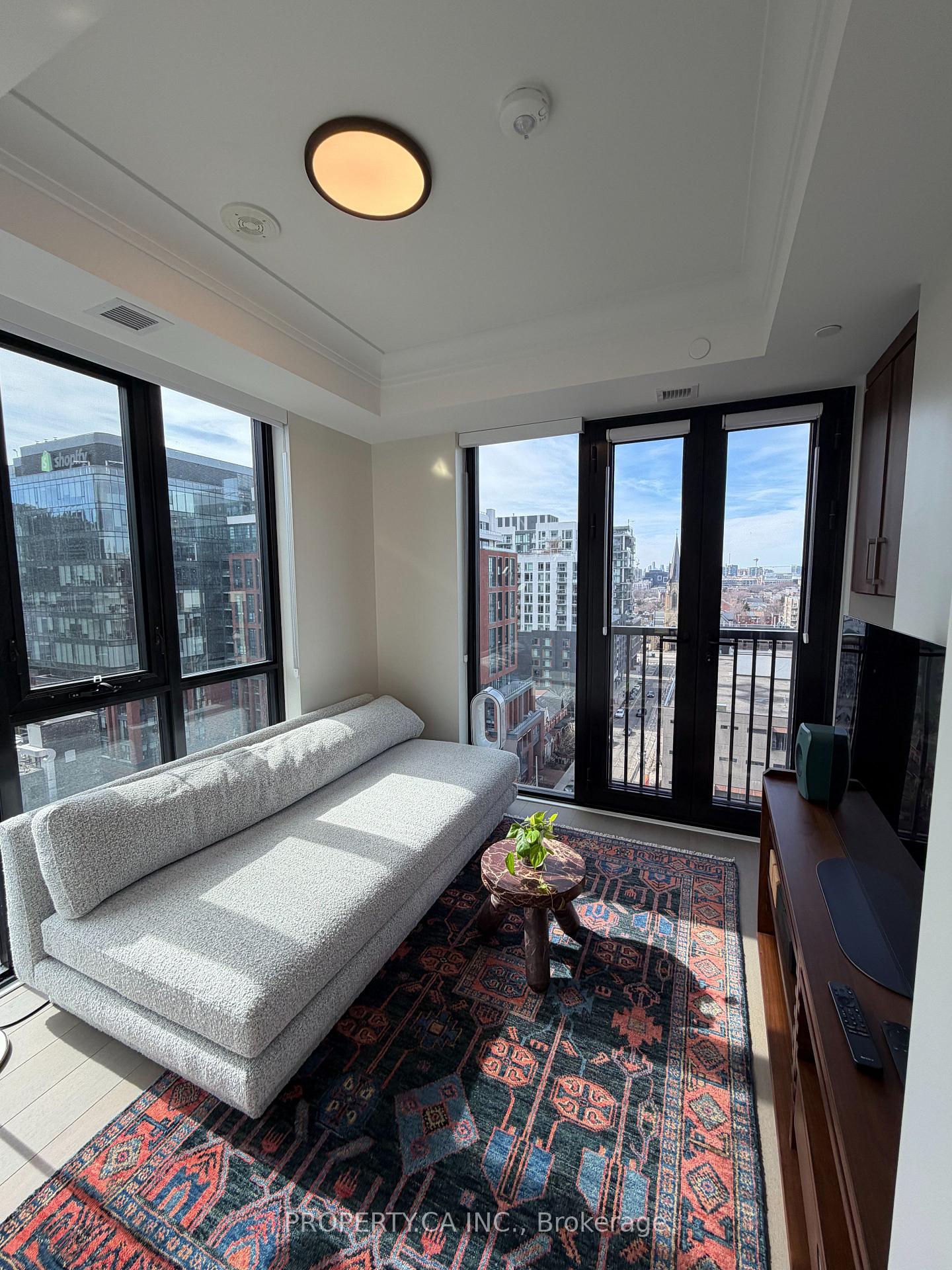 123 Portland Street 1207