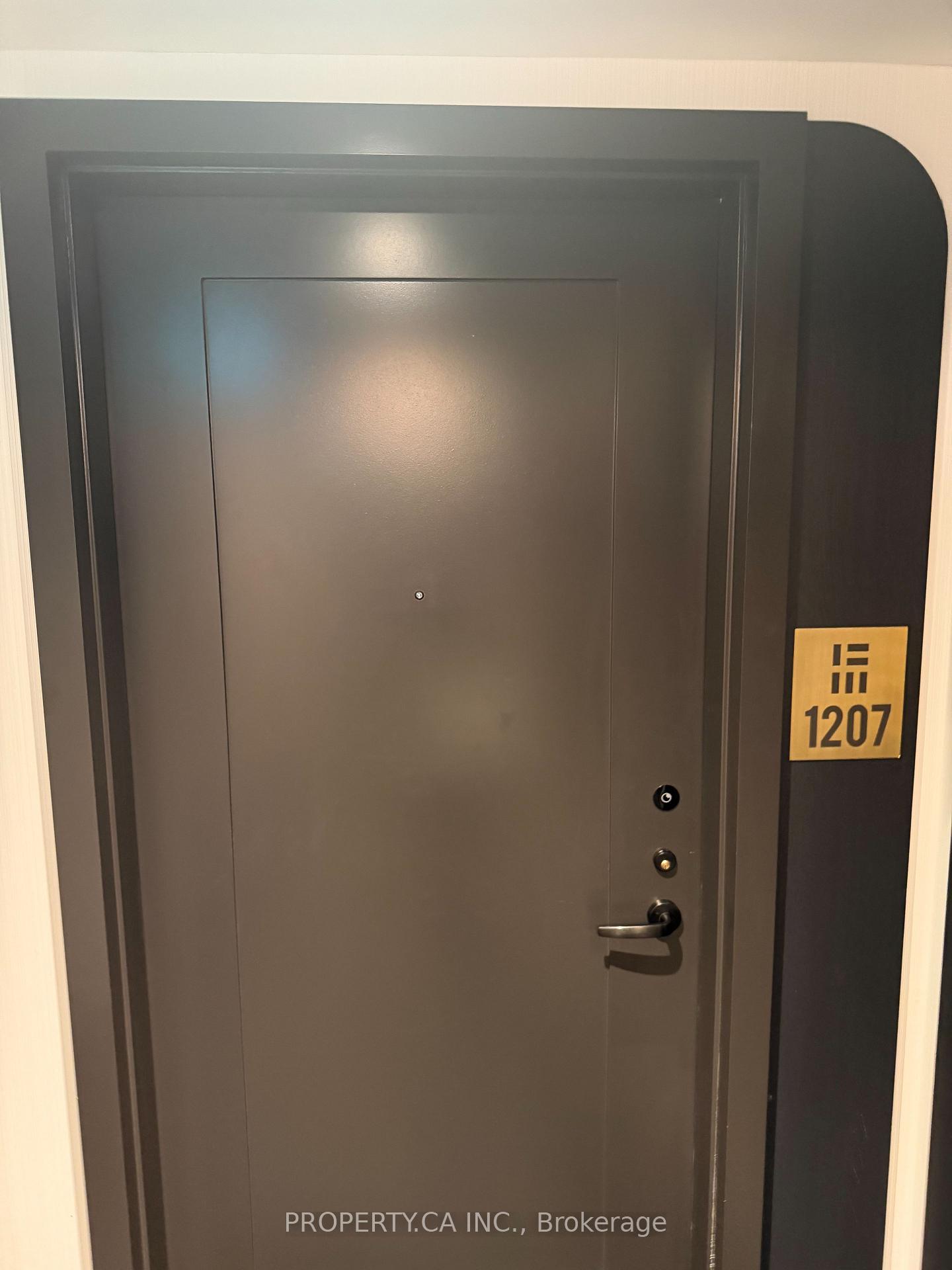 123 Portland Street 1207