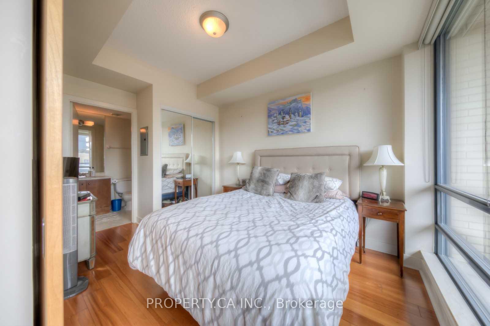 438 King Street W 707