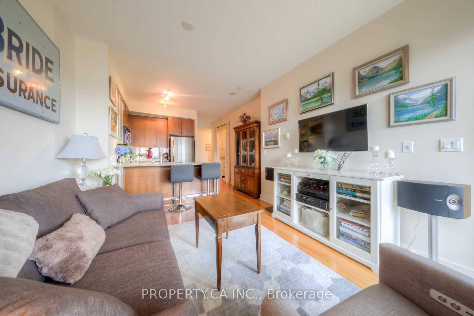 438 King Street W 707