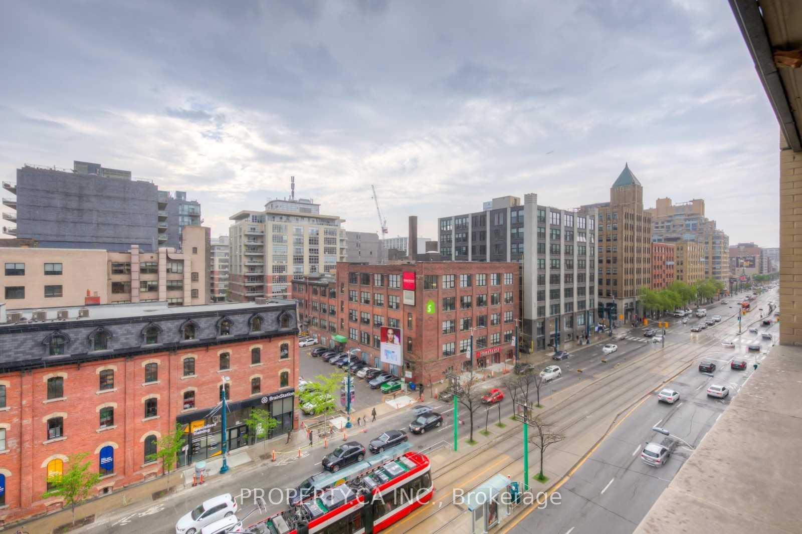 438 King Street W 707