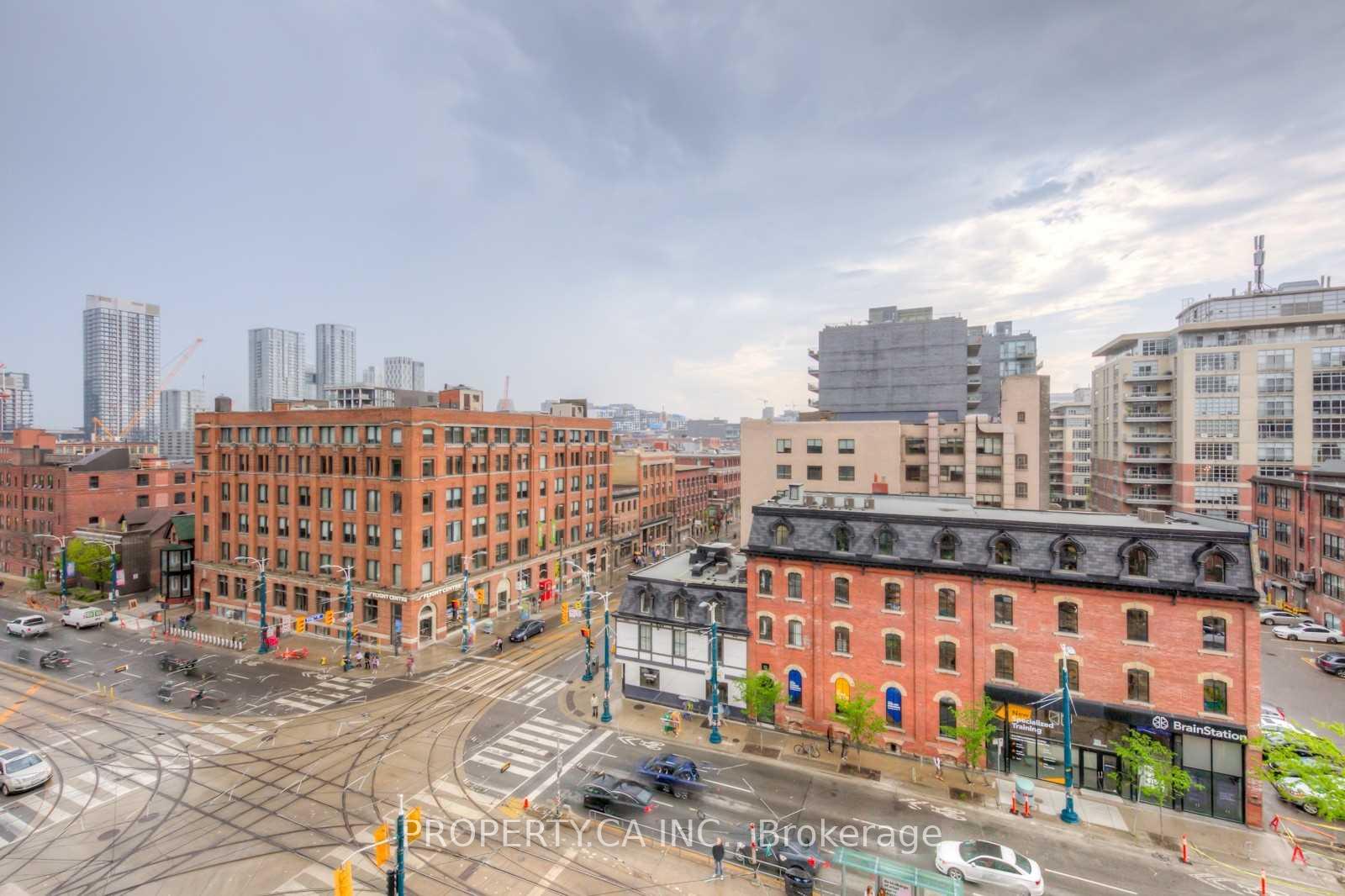 438 King Street W 707