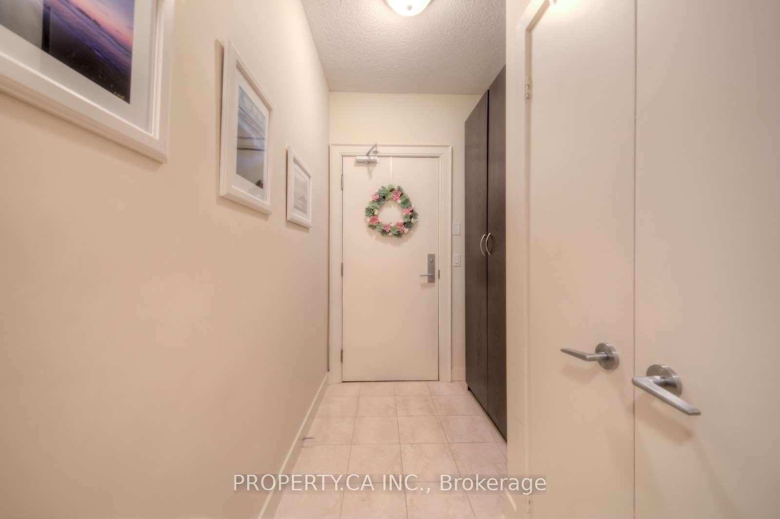 438 King Street W 707
