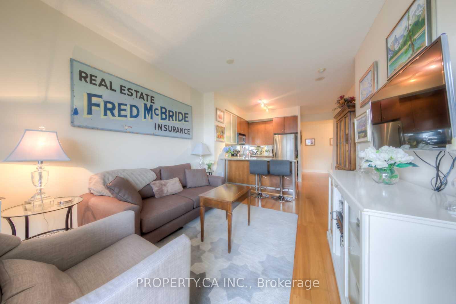438 King Street W 707