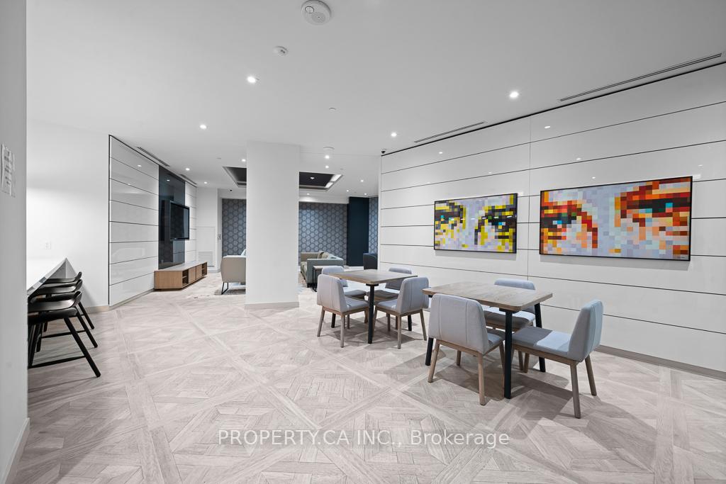 159 Wellesley Street E 2911