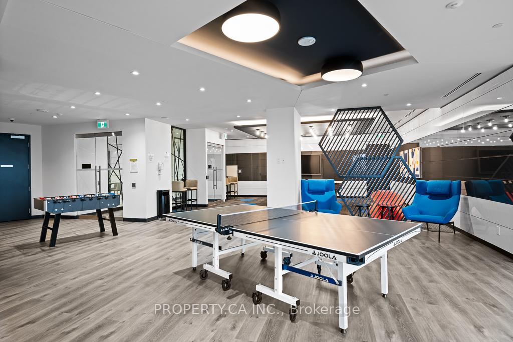 159 Wellesley Street E 2911