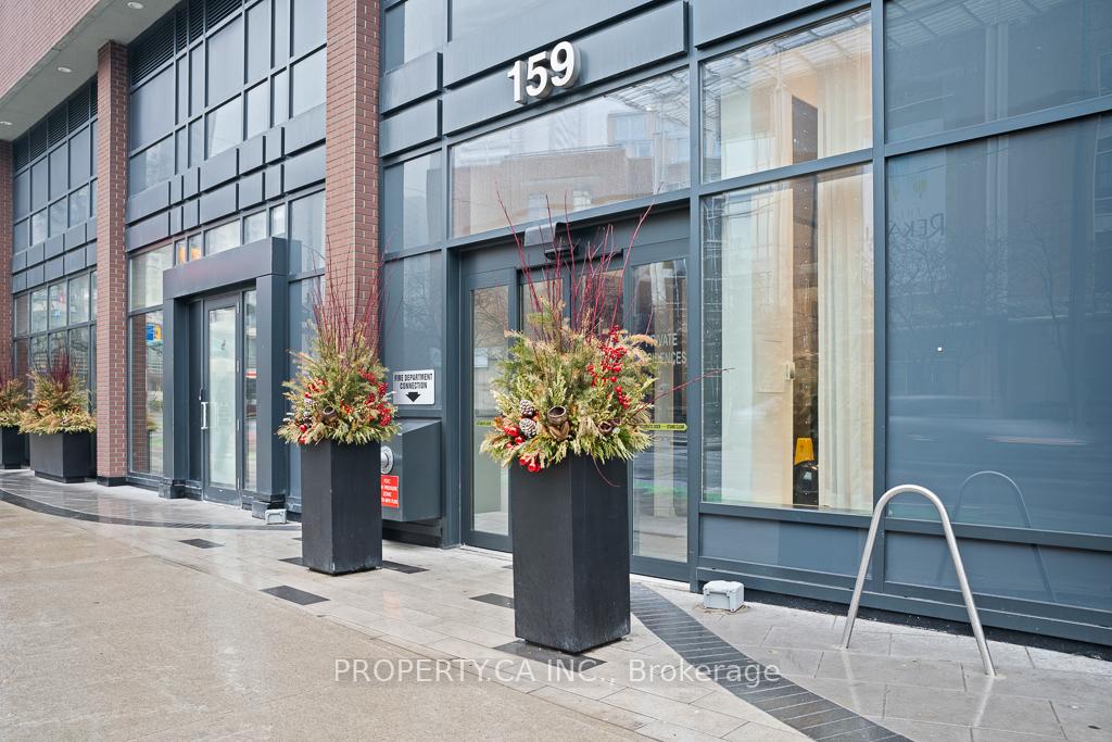 159 Wellesley Street E 2911
