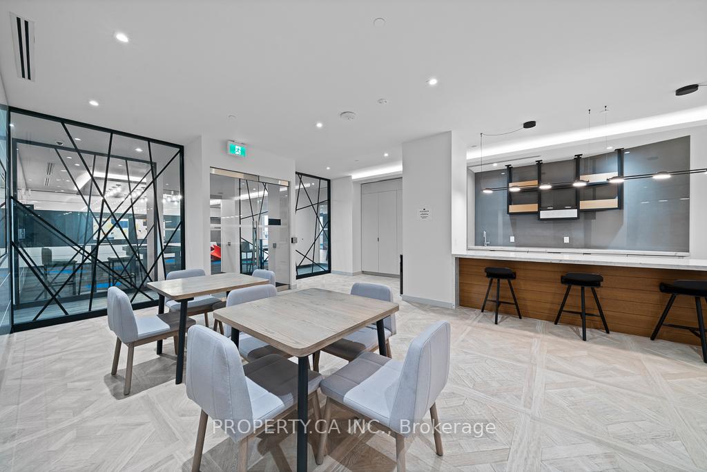 159 Wellesley Street E 2911