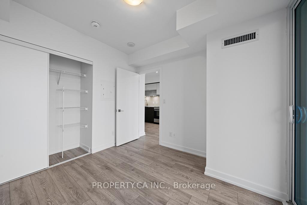 159 Wellesley Street E 2911