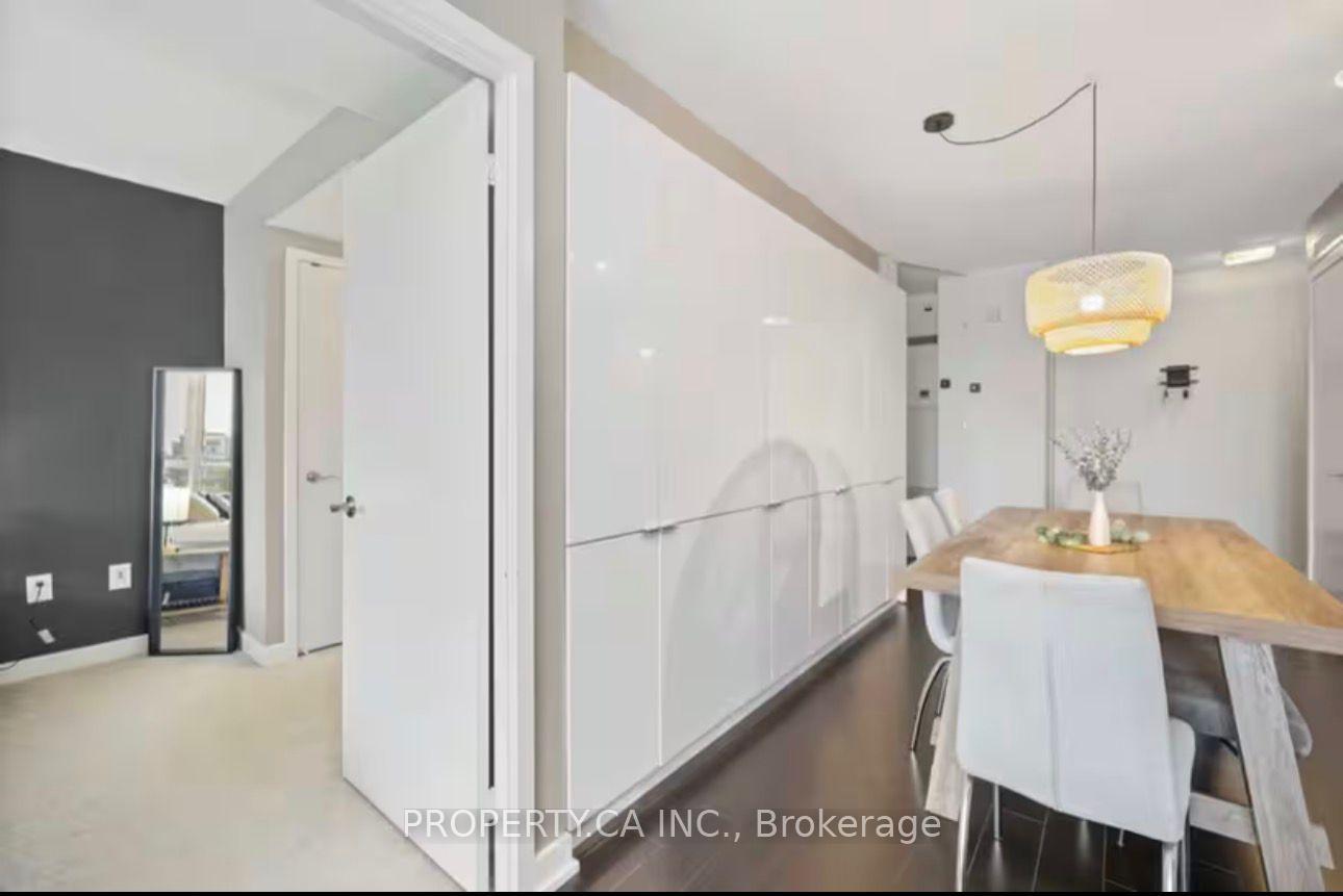 15 Iceboat Terrace 341