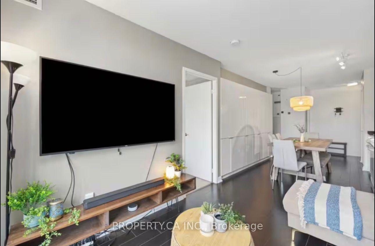 15 Iceboat Terrace 341