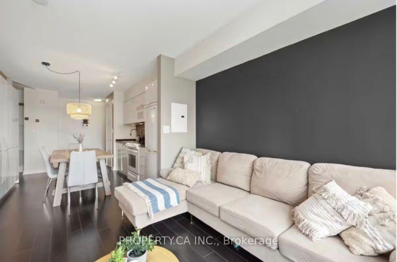 15 Iceboat Terrace 341