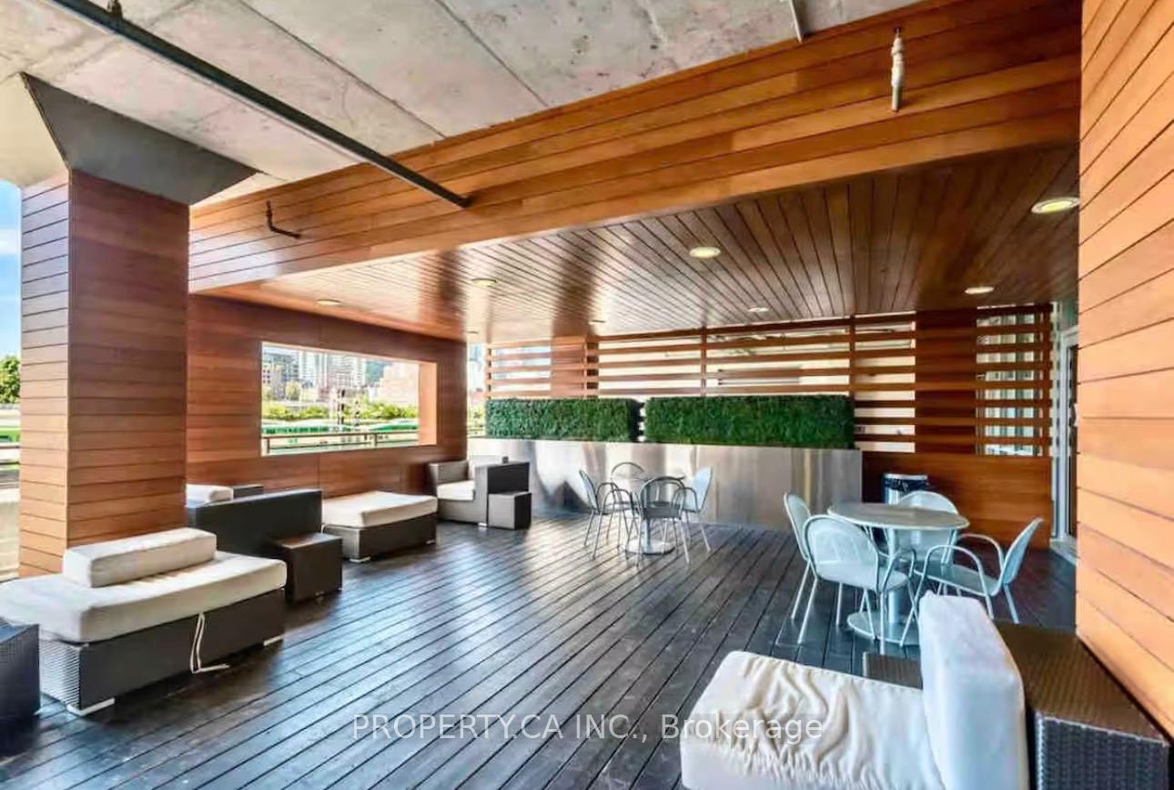 15 Iceboat Terrace 341