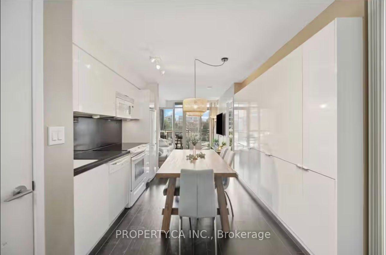 15 Iceboat Terrace 341