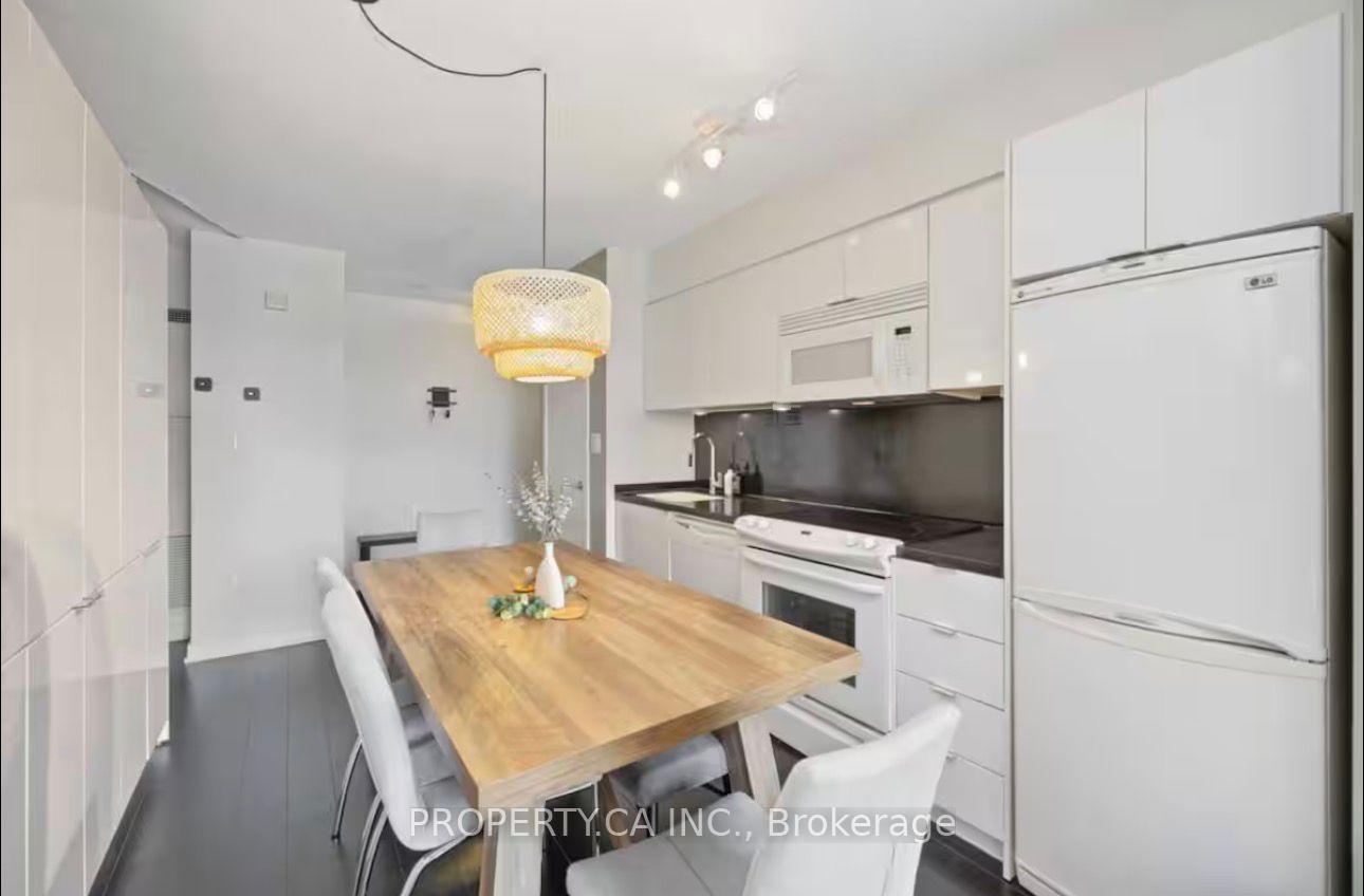 15 Iceboat Terrace 341