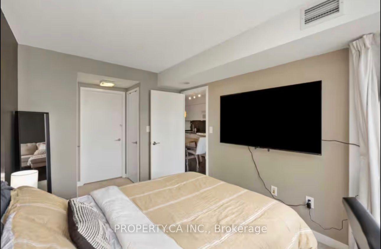 15 Iceboat Terrace 341