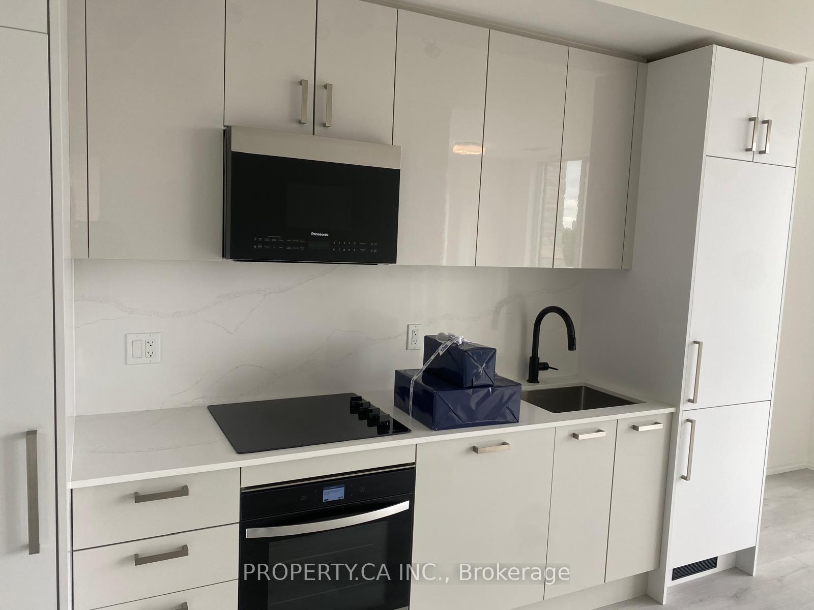 292 Dundas Street W 413